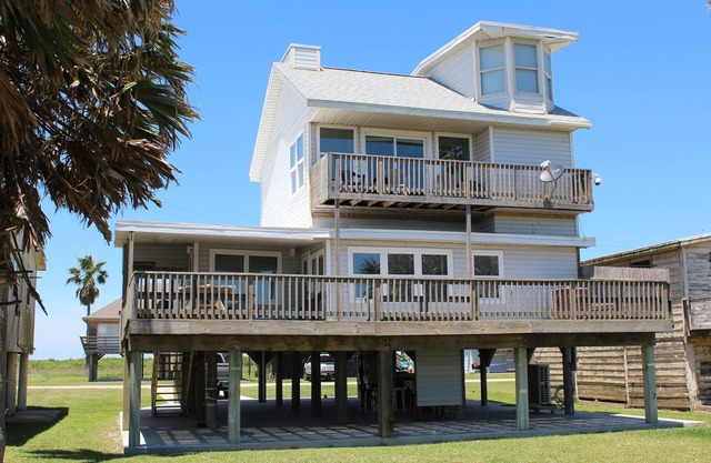 Lazy Daze - Oceanfront Escape - Panoramic Views + Autumn Deals!