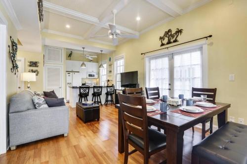 Lazy Gecko by AvantStay Walk to Duval St in Key West Month Long Stays Only