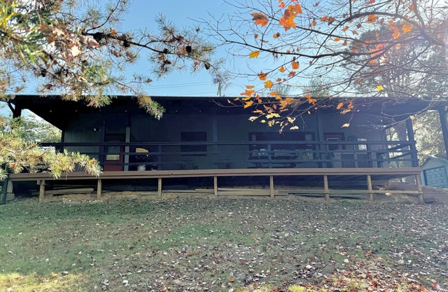 Lazy Lane Cabins - Blue Jay