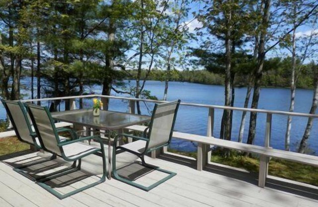 Lazy Loon Lakefront Cottage - Newly Relisted!!