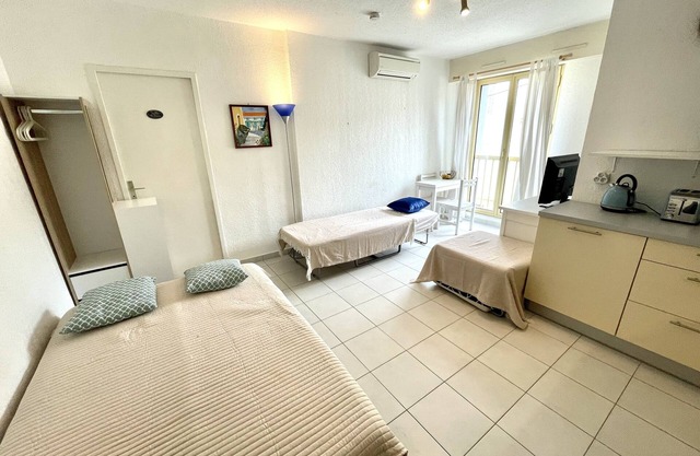 Le 28 : Studio climatisé avec accès privé sur plage