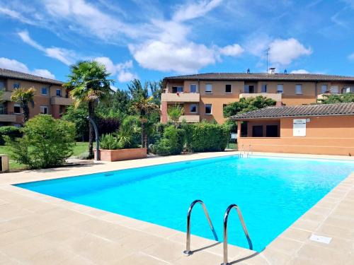 Le Montauriol - Logement avec terrasse - Piscine -Tennis - Place de parking privée
