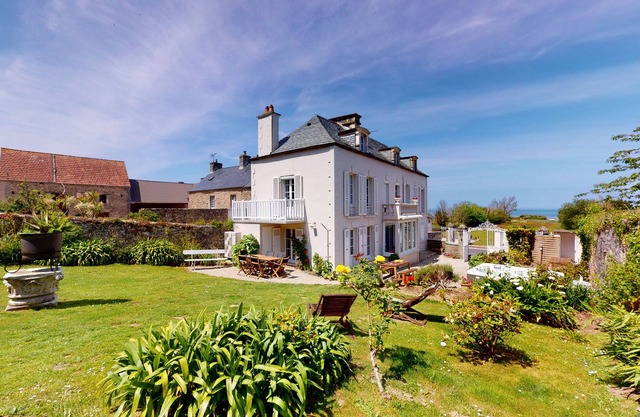 Le Vieux Colombier, seaside cottage, SPA, Cabanon and private beach access