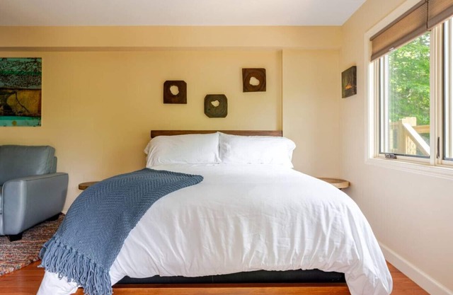 Leaf Change Special The Aerie Treehouse Near Asheville - Pet Friendly
