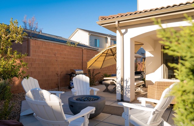 LeBlanc 5 Bedroom! 5 Bath! Firepit! Dog Friendly!