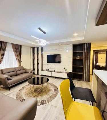 Lee apartment