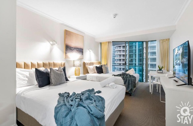Legends Hotel - Heart of Surfers Paradise - Q STAY