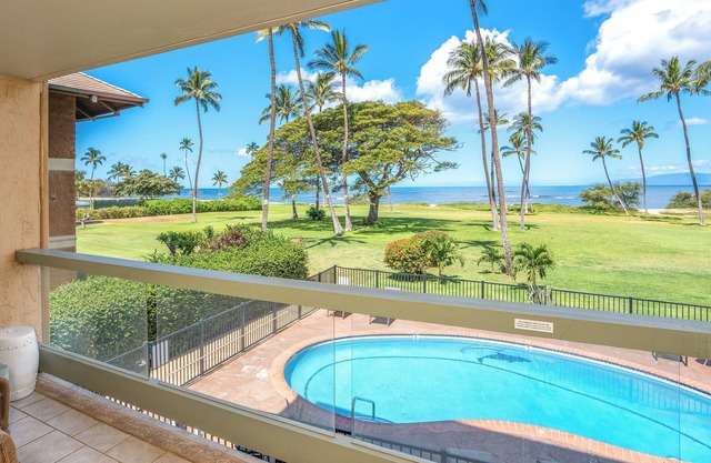 Leinaala Oceanfront #200 2nd Floor unit, Large End Unit, Oceanfront Complex!