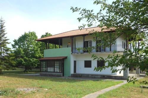 Lenio Traditional Summer Cottage