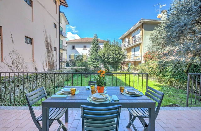 Leonardo House Garden Stresa Center