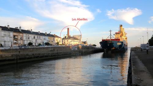 Les Abeilles