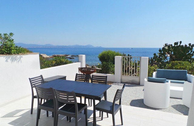 Les Brisants 2977 villa