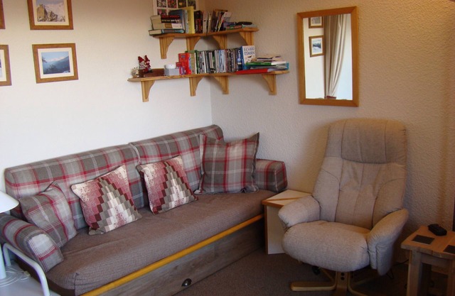 Les Coches two bedroom apartment, cozy and well equipped, in the heart of Paradiski