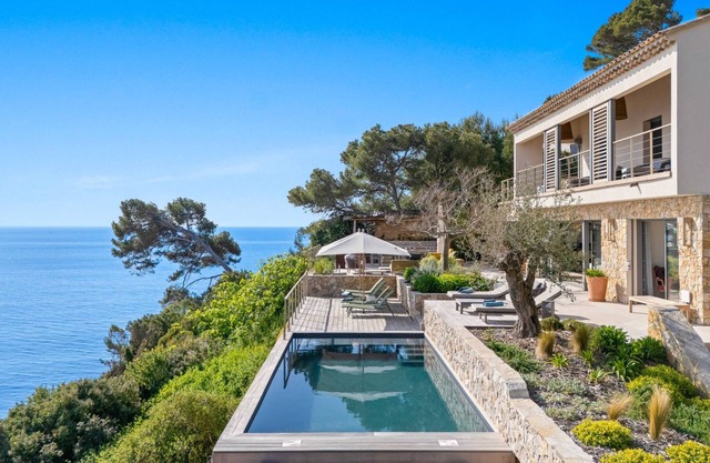 Les Falaises de Fabregas Exceptional villa overlooking the Mediterranean