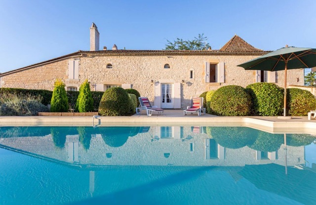 Les Gueybauds - Four Bedroom Villa, Sleeps 8