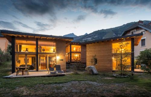 Les Lodges, by Refuges en ville