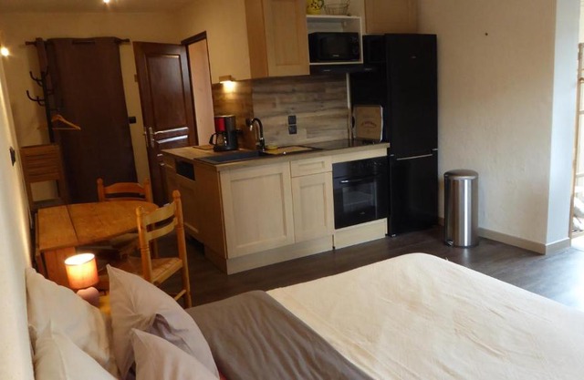 Les Pucines bis Bas de villa 29 m2 luxe rez de jardin climatisation plein sud