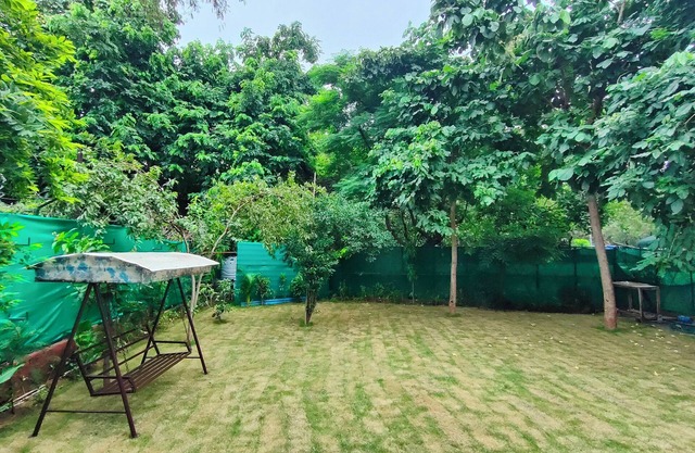 Let'stay DLF Phase- 1