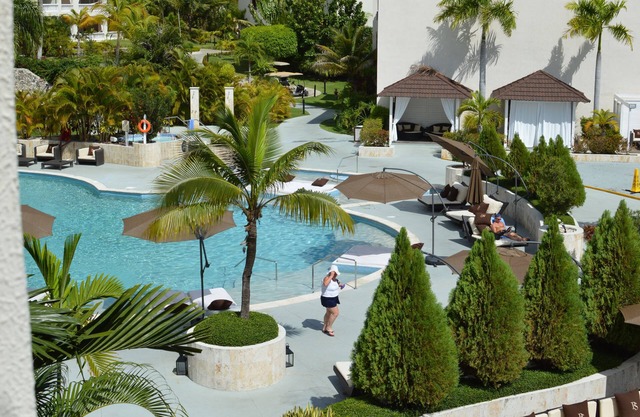 Lifestyle Royal Suites
