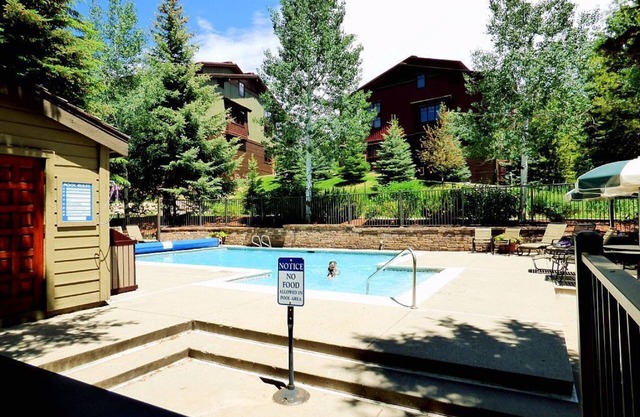 Lift Tickets Ground Floor in Mtn Village, Wifi, Fireplace, Hot Tubs