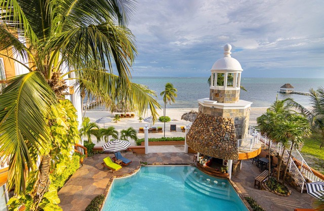 Lighthouse Beach Villas 2br/2ba Villa La Isla