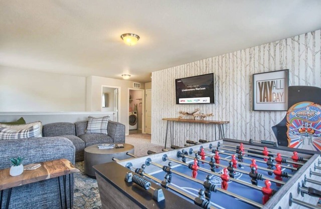 Lindenmere Horizon! Game Loft, Fire Pit, & WiFi