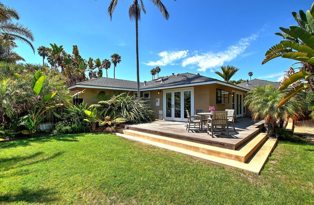 Little Palm Cottage - Steps from Shoreline Park, walk to beach, live like a local