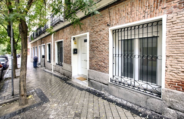 Live the most authentic Madrid in this apartment in the Retiro neighborhood