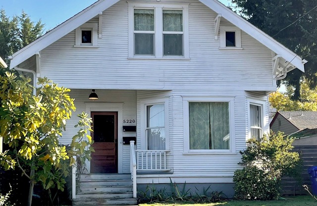 Live & Work in our historic Alberta Arts home.