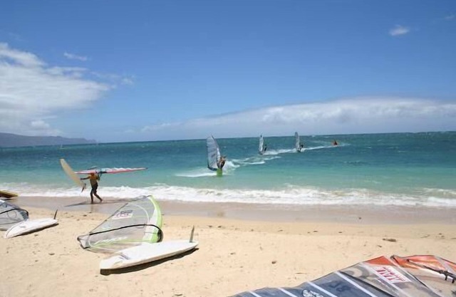 Live Your Hawaiian Dream! Beachfront Haven, Quick Drive to Kanaha Beach Park!