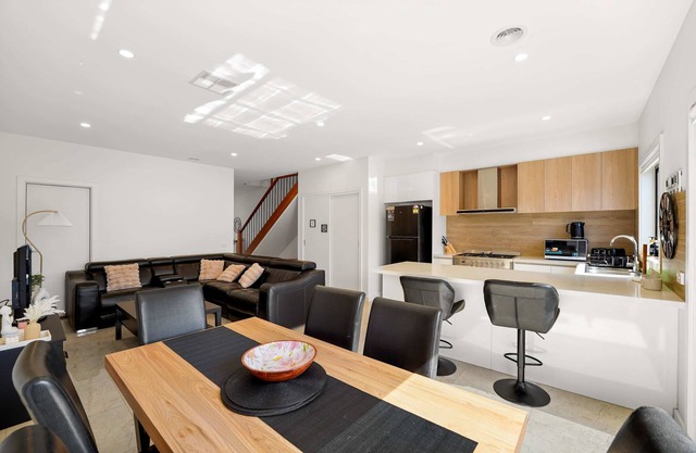 Lively Living in Clyde North