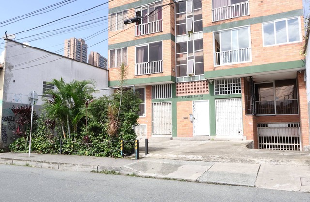 Living Poblado 3026 In the heart of Poblado, ideal for living the paisa culture.