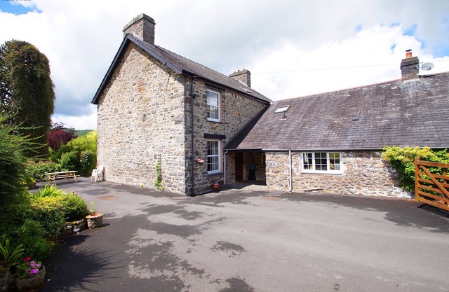 Llety Hiriaeth - Four Bedroom House, Sleeps 6