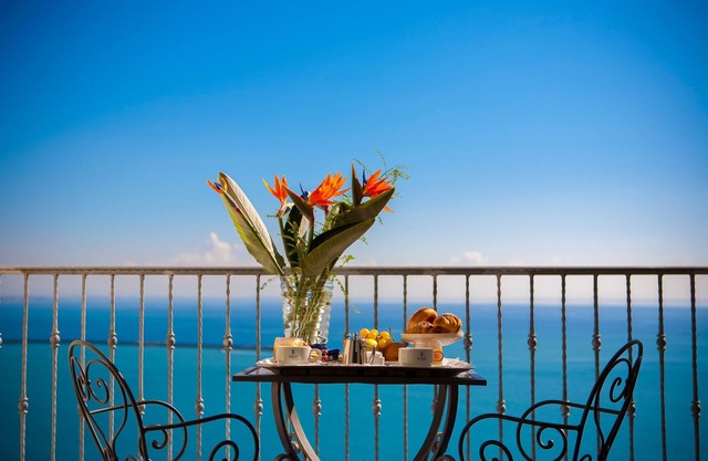 Lloyd's Baia Hotel