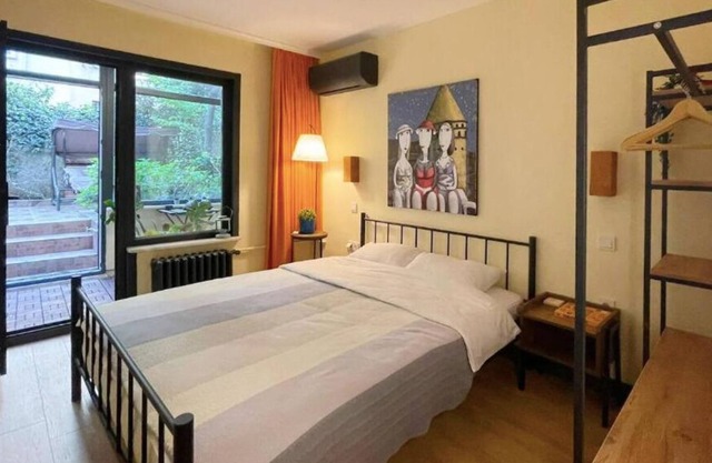 Local Artist's 2 Bedroom Flat