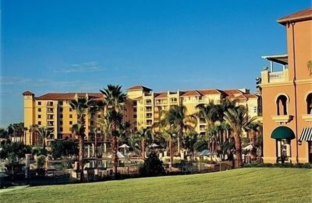 Located just minutes from Disney 2 bedroom