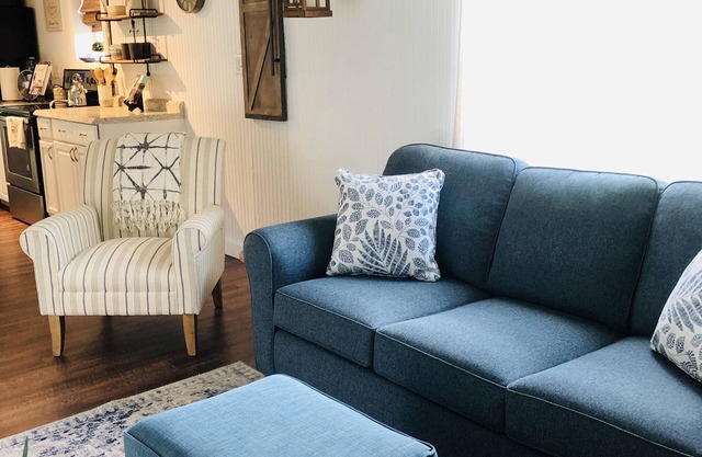 Located only 8.4 miles from the beautiful beaches of Emerald Isle. Cozy&quiet