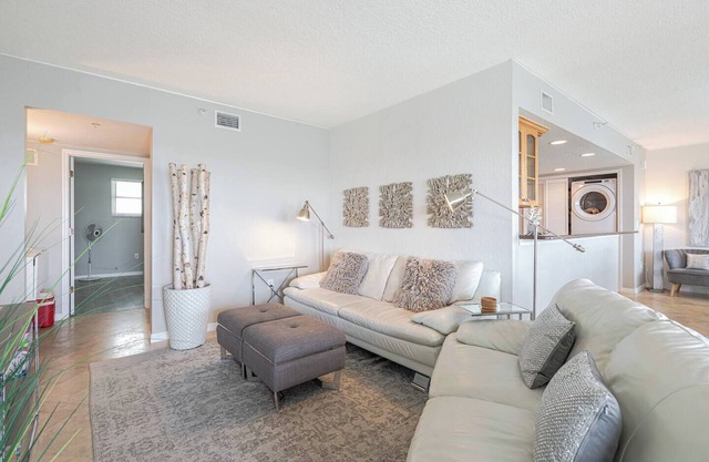 Location! Duo Beachcondo Paradise! Sleeps 14
