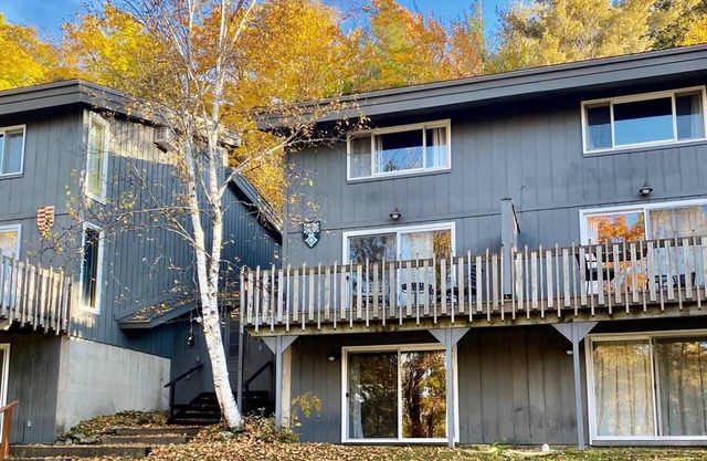 Location off Stratton Mt Rd! Spacious Pet & Family Friendly Townhouse: 5 BR/3BA