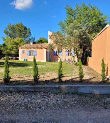 Location saisonnière villa Lauris