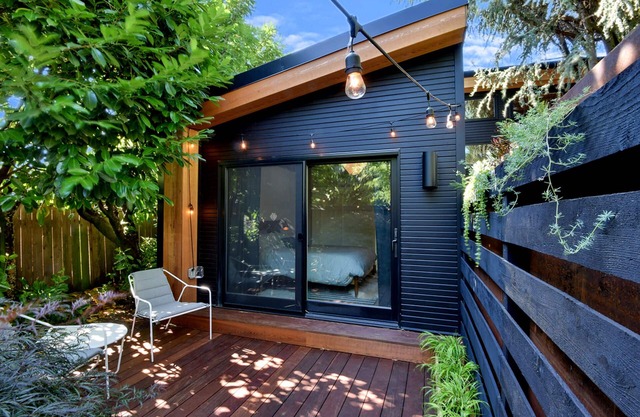 Location, style and space! - Midcentury Modern Home - Steps from Restaurant Row