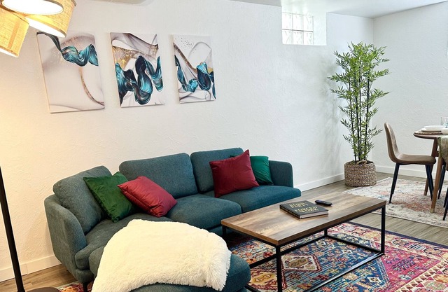Location! Sun-filled park home unit in safe area near University of Denver