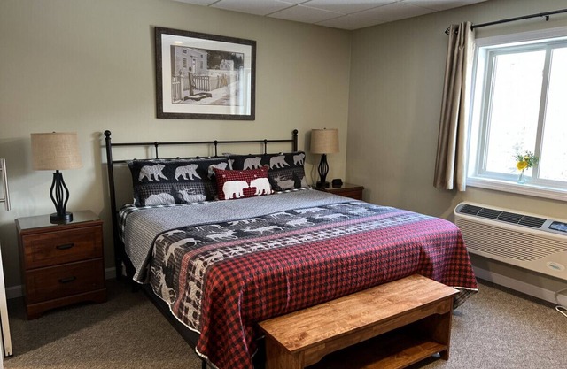 Lodge Hotel H4 · Cute Hotel Condo at Loon Mountain w/pool, hot tub