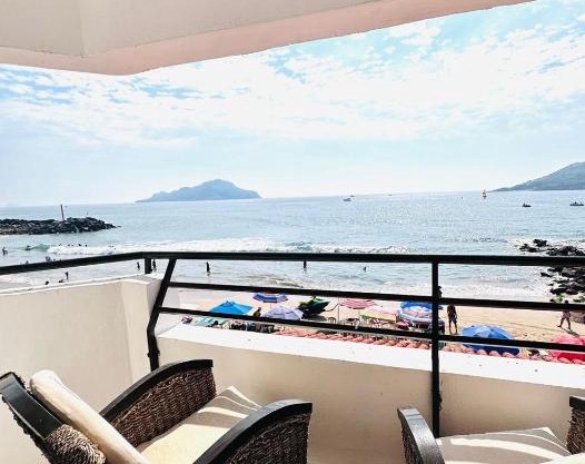 *LOFT Con Balcón En PLAYA De Zona Dorada Mazatlán*