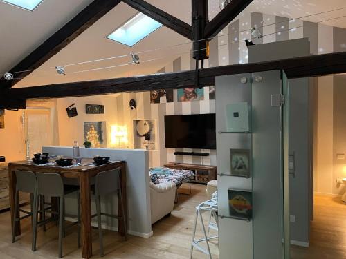 Loft con parcheggio privato in Centro - Movie Loft Art