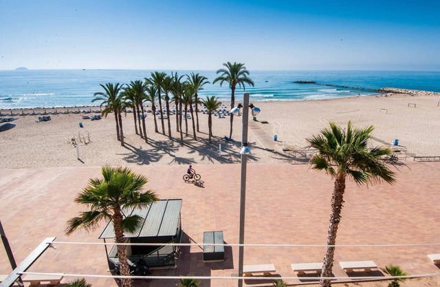 Loft en el casco antico, primera linea de playa.