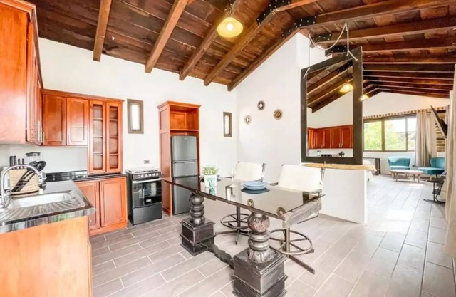 Loft en las cercanías de Antigua con cocina, internet, Netflix, piscina y grill