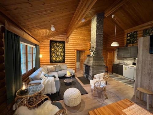 Log Chalet, in Ylläs woods, 400m to restaurants
