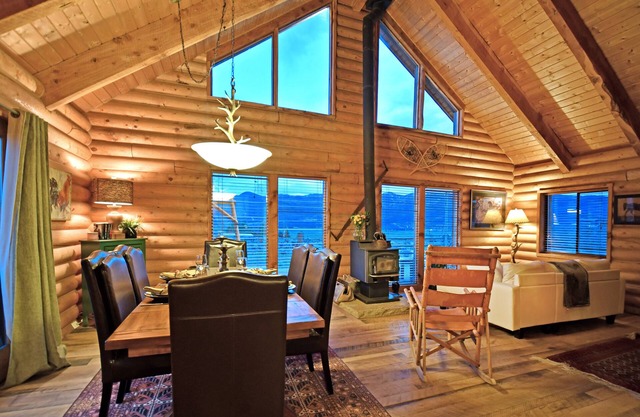 LOG HOME PRIVACY! STUNNING VIEWS ~ 8 MIN TO SKI~ TRAILS ON THE PROPERTY
