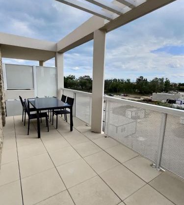Loggia Verde -charming studio 450m from sea in a s